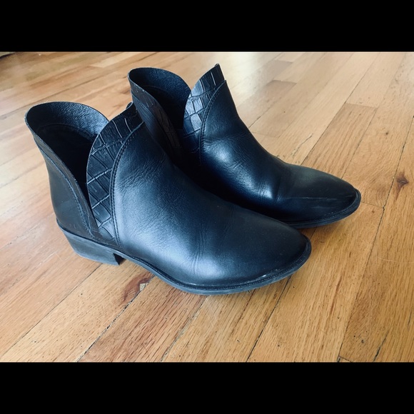 Steve Madden CRAYN Black Booties Size 7 - Picture 8 of 12